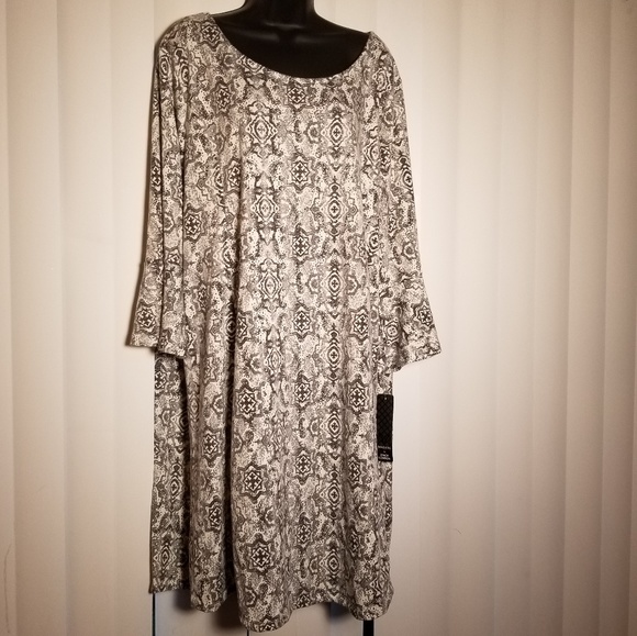 Lantern/Bell Sleeve Dress 3x nwt - Picture 2 of 6